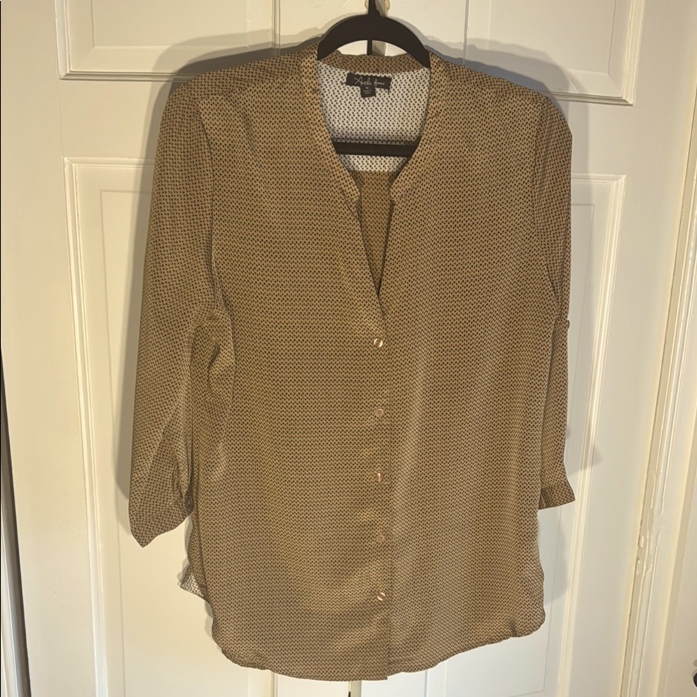 EUC Anatilia Femme Women's Tan Button-Up Tan and Black Blouse